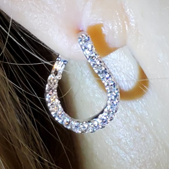 14K WHITE GOLD DIAMOND EARRINGS. - Picture 6 of 8